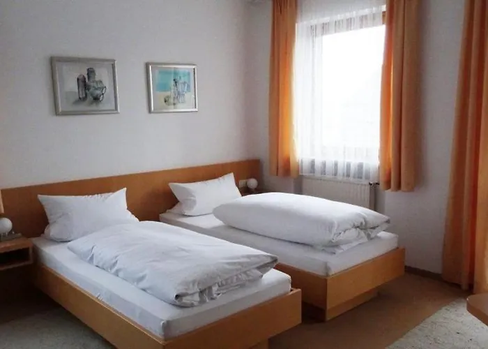 Pensionschilling 招待所 *