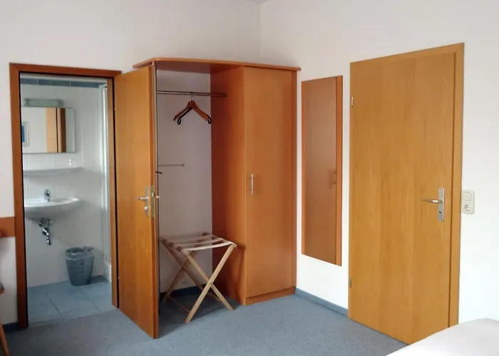 Pensionschilling 招待所 格拉斯布鲁恩